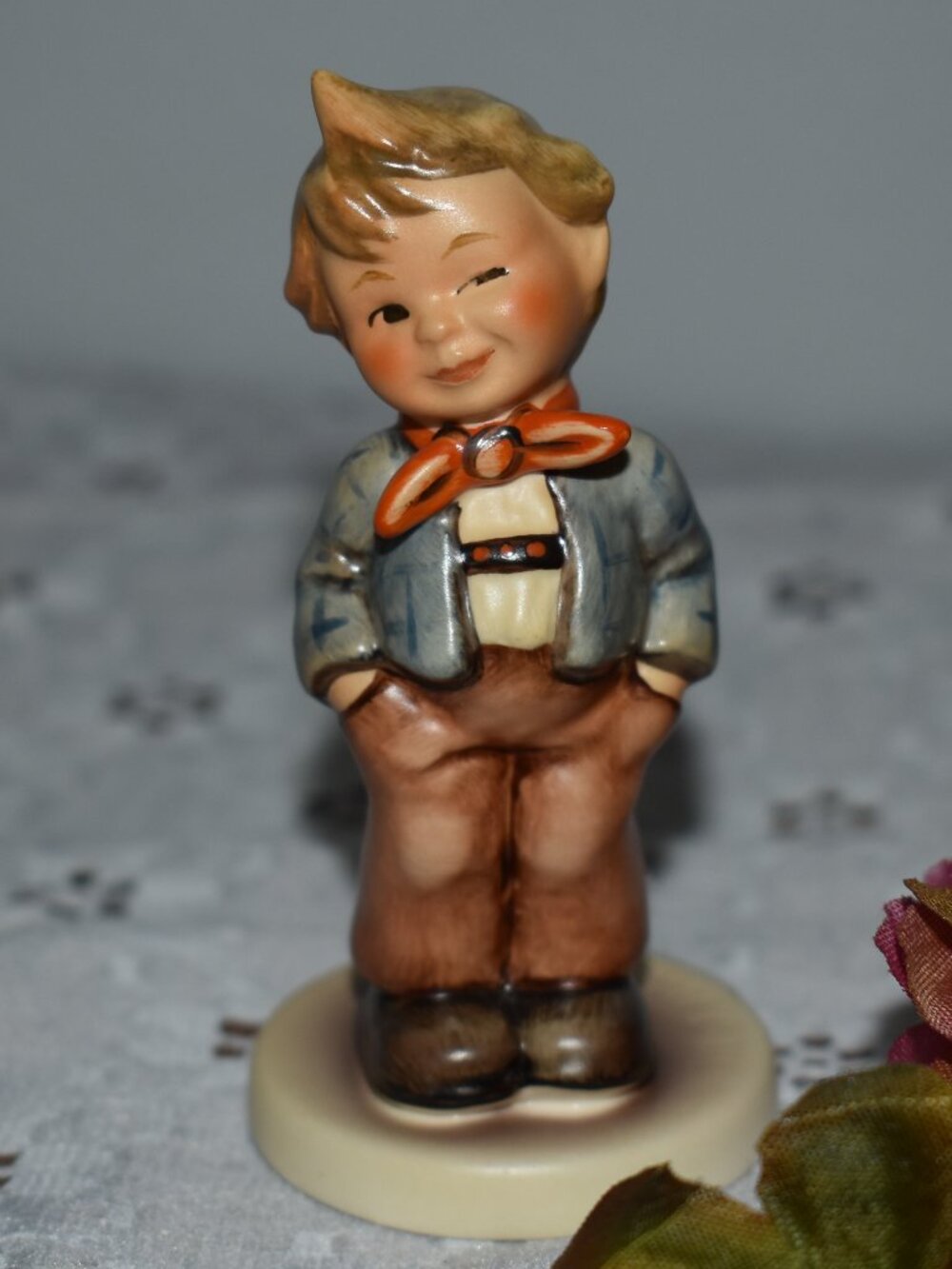 Vintage German Goebel Hummel Club Porcelain Figurine Collectable - Scamp 553